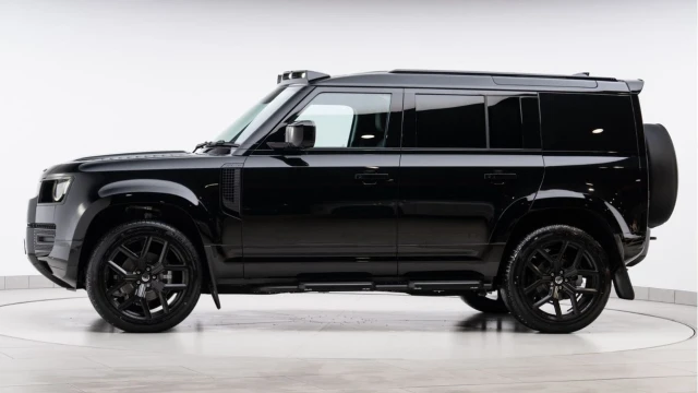 Land Rover Defender (74 Reg) 110 3.0 D250 X-Dynamic SE Hard Top Commercial (3 Seat) (Bespoke URBAN) (+VAT) Image 5