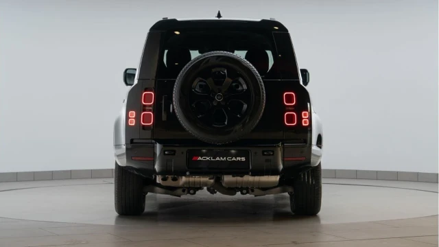 Land Rover Defender (74 Reg) 110 3.0 D350 X-Dynamic HSE Hard Top Commercial (6 Seat) (+VAT) Image 7