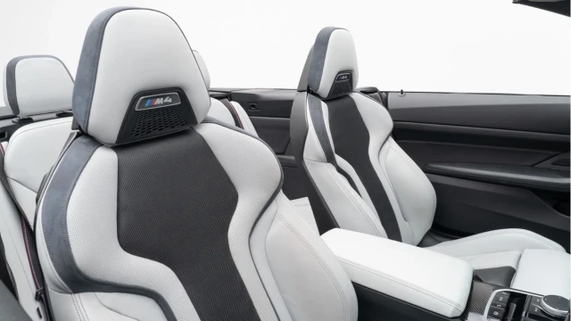 BMW M4 (23 Reg) 3.0 Competition M xDrive Convertible Image 3