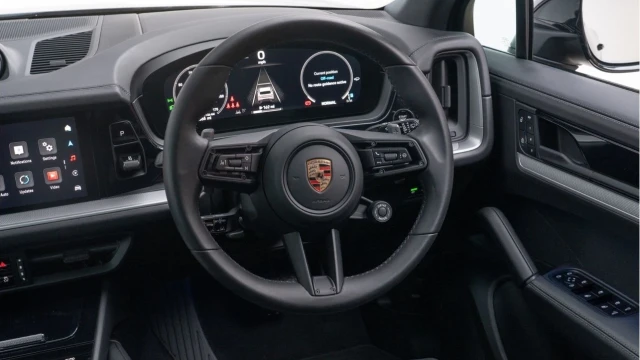 Porsche Cayenne (74 Reg) 3.0 V6 (New Model) Image 7