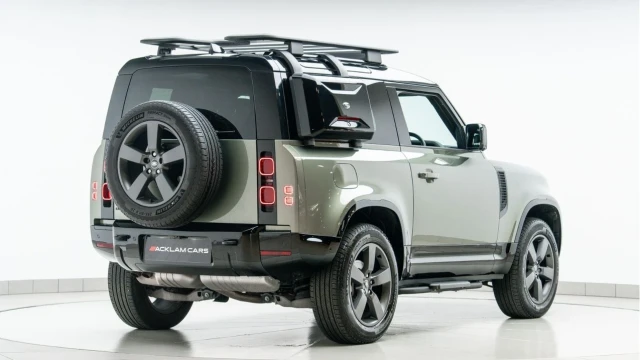 Land Rover Defender (74 Reg) 90 3.0 D250 X-Dynamic HSE Image 6