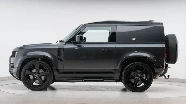 Land Rover Defender (25 Reg) 90 3.0 D350 X-Dynamic HSE Hard Top Commercial (3 Seat) (+VAT) Image 5