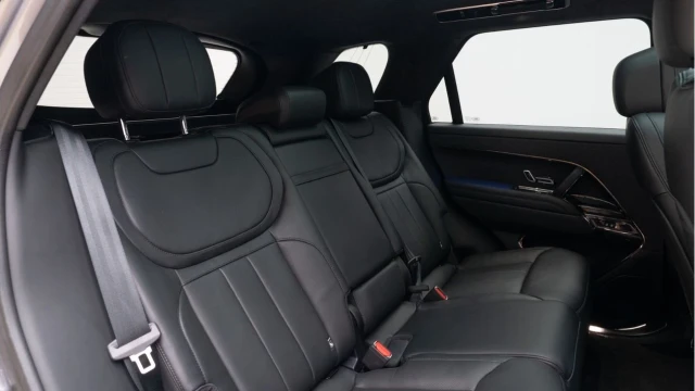 Land Rover Range Rover Sport (23 Reg) 3.0 D300 Autobiography (Black Pack) Image 6