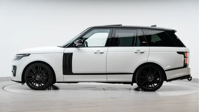 Land Rover Range Rover (68 Reg) 4.4 SDV8 Autobiography Image 7