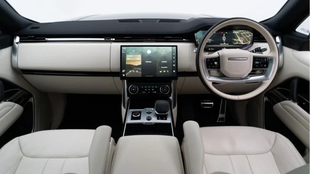 Land Rover Range Rover (22 Reg) 3.0 D350 HSE Image 2
