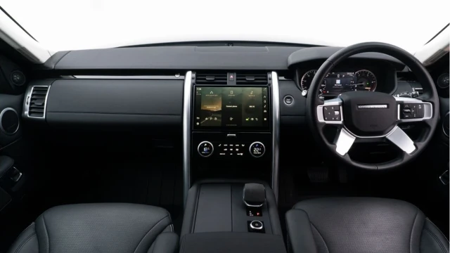 Land Rover Discovery (23 Reg) 3.0 D300 SE Commercial (5 Seat) (URBAN) (+VAT) Image 2