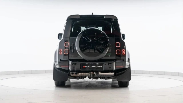 Land Rover Defender (24 Reg) 110 3.0 D250 X-Dynamic SE (Black Pack) Image 6