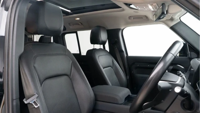 Land Rover Defender (72 Reg) 110 3.0 D250 XS Edition (7 Seat) Image 3