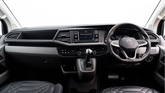 Volkswagen Transporter (71 Reg) T32 2.0TDI Highline DSG Image 2