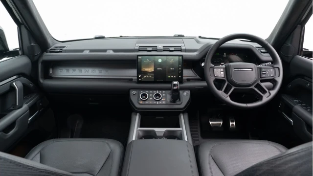Land Rover Defender (25 Reg) 110 5.0 V8 P425 X (URBAN) Image 2
