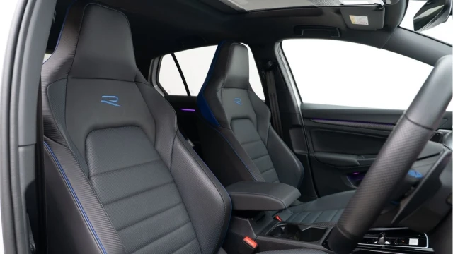 Volkswagen Golf (73 Reg) R 2.0TSI 20 Year 4Motion Image 3