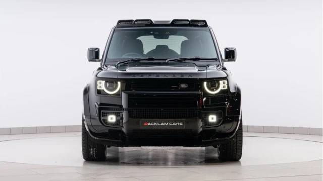 Land Rover Defender (25 Reg) 110 3.0 D350 X-Dynamic SE (Bespoke) Image 6