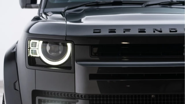 Land Rover Defender (23 Reg) 110 3.0 D300 X-Dynamic HSE Hard Top (5 Seat) (URBAN Widetrack) (+VAT) Image 8