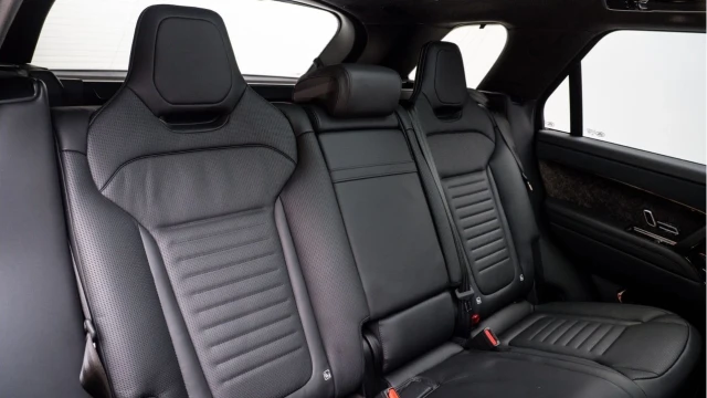 Land Rover Range Rover Sport (75 Reg) 4.4 V8 P635 Edition Two Image 8