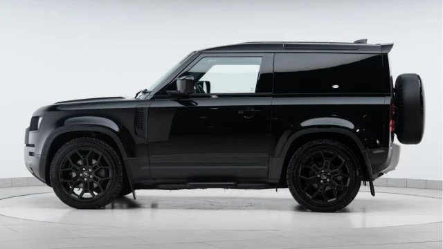 Land Rover Defender (24 Reg) 90 3.0 D250 Hard Top Commercial (3 Seat) (+VAT) Image 5
