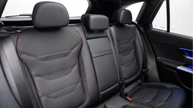 Mercedes-Benz AMG GLC43 (75 Reg) 2.0 Edition Midnight 4Matic Image 8