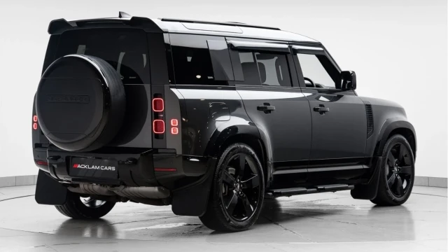 Land Rover Defender (74 Reg) 110 3.0 D350 X-Dynamic HSE (Black Pack) Image 6