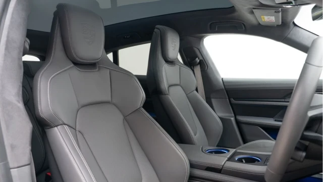 Porsche Taycan (73 Reg) Turbo Sport Turismo Image 3