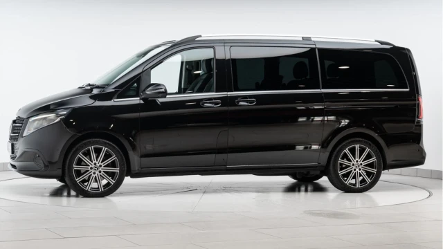 Mercedes-Benz V Class (24 Reg) V220 2.0D Premium LWB (7 Seat) Image 4