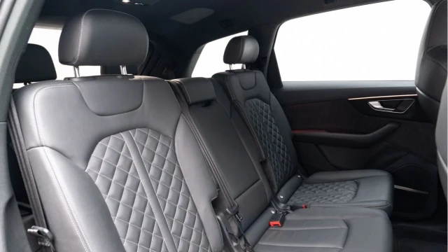 Audi SQ7 (22 Reg) 4.0TFSI V8 Black Edition Quattro Image 5