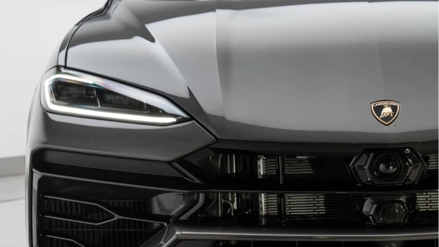 Lamborghini Urus (25 Reg) 4.0 V8 SE Hybrid Image 8