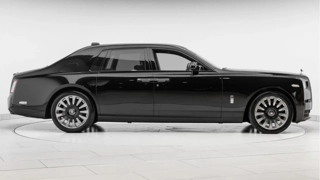 Rolls-Royce Phantom (74 Reg) 6.75 V12 VIII Series II Image 6