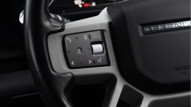 Land Rover Defender (22 Reg) 110 3.0 D300 X-Dynamic SE (VAT Q) Image 5