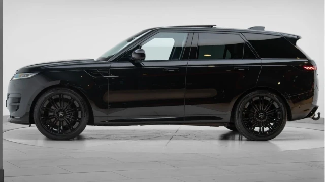 Land Rover Range Rover Sport (73 Reg) 3.0 P400 Dynamic SE (Black Pack) Image 4