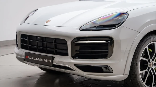 Porsche Cayenne (72 Reg) 3.0 V6 e-Hybrid Platinum Edition Image 6