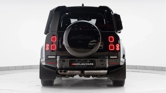 Land Rover Defender (24 Reg) 110 3.0 D300 X-Dynamic HSE (Bespoke) Image 7