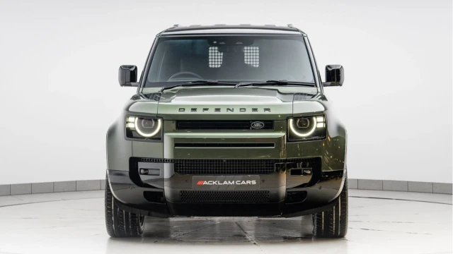 Land Rover Defender (75 Reg) 90 3.0 D350 X-Dynamic HSE Hard Top Commercial (3 Seat) (+VAT) Image 4