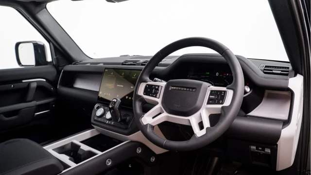 Land Rover Defender (75 Reg) 90 3.0 D250 X-Dynamic SE Hard Top Commercial (+VAT) Image 2