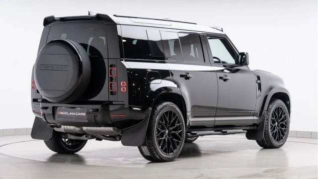 Land Rover Defender (74 Reg) 110 3.0 D350 X-Dynamic HSE (Bespoke) (VAT Q) Image 8