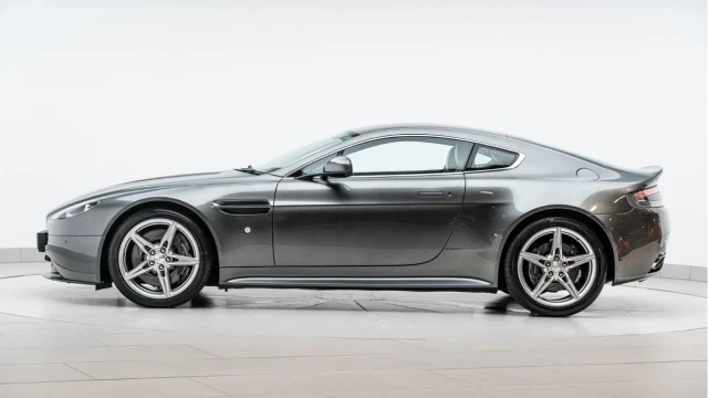 Aston Martin Vantage (17 Reg) 4.7 V8 S Coupe Image 5