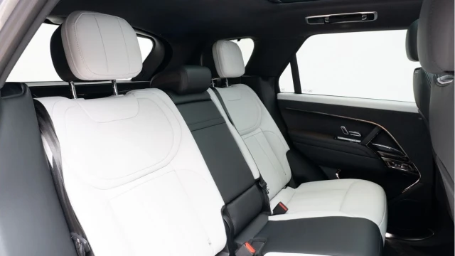 Land Rover Range Rover Sport (23 Reg) 3.0 D300 Dynamic SE Image 8
