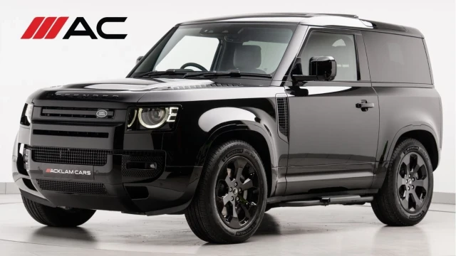 Land Rover Defender (74 Reg) 90 3.0 D350 X-Dynamic HSE (2025 Model) (VAT Q) Image 1