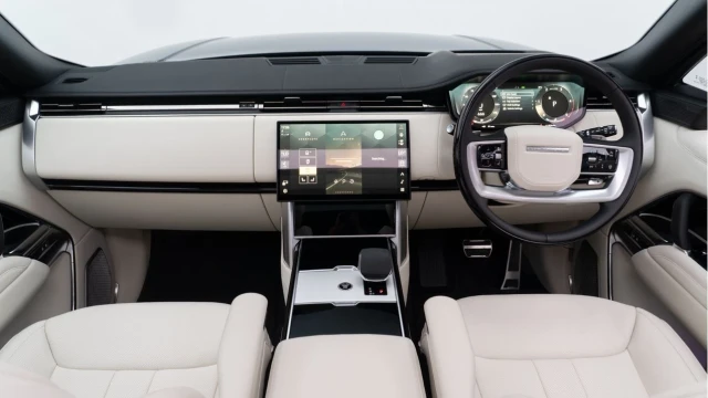 Land Rover Range Rover (25 Reg) 3.0 D350 Autobiography LWB Image 2