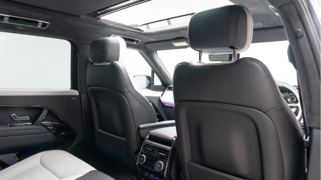 Land Rover Range Rover Sport (73 Reg) 3.0 P460e Autobiography Hybrid (Black Pack) Image 7
