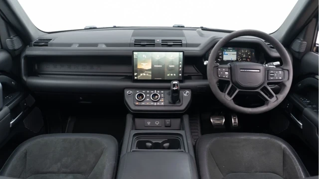 Land Rover Defender (71 Reg) 110 5.0 V8 P525 Image 2
