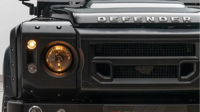 Land Rover Defender (65 Reg) 110 2.2TD XS (Chelsea Truck Co.) (7 Seat) Image 8