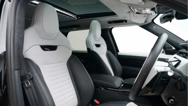 Land Rover Range Rover Sport (24 Reg) 4.4 V8 P635 SV Edition One Image 3