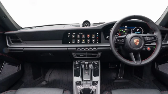 Porsche 911 (25 Reg) 3.0 Carrera Convertible PDK Image 2