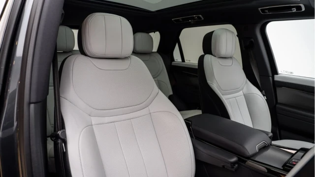 Land Rover Range Rover Sport (75 Reg) 3.0 D250 Edition Image 3