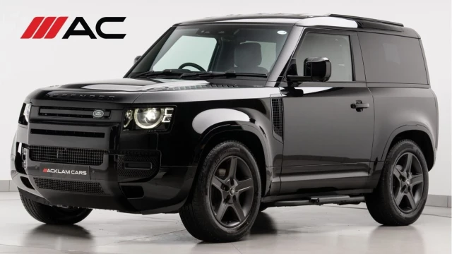 Land Rover Defender (74 Reg) 90 3.0 D250 X-Dynamic SE (6 Seat) (VAT Q) Image 1