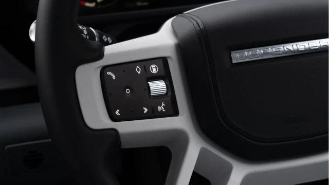 Land Rover Defender (74 Reg) 110 3.0 D350 X-Dynamic HSE (7 Seat) (Bespoke) Image 5