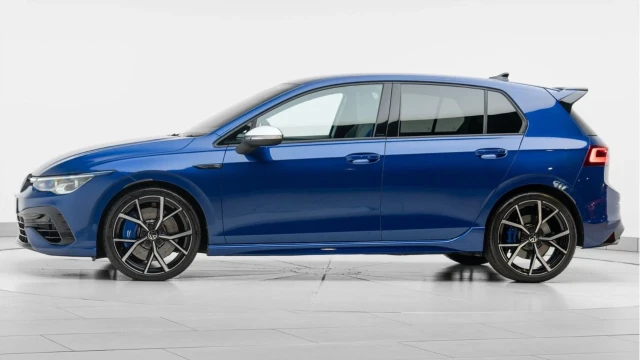Volkswagen Golf (73 Reg) R 2.0TSI DSG 4Motion Image 4