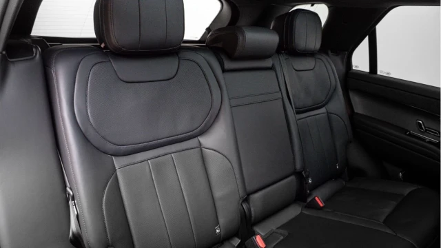 Land Rover Range Rover Sport (23 Reg) 3.0 D300 Dynamic SE Image 7