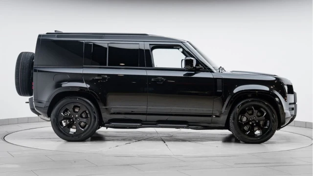 Land Rover Defender (75 Reg) 110 3.0 D350 X-Dynamic HSE Hard Top Commercial (3 Seat) (+VAT) Image 6