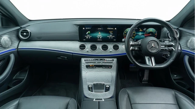 Mercedes-Benz E Class (21 Reg) E220 2.0D AMG Line Night Edition Premium Plus Image 2