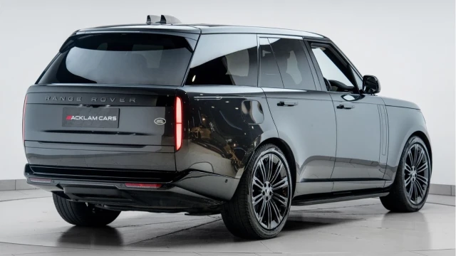 Land Rover Range Rover (72 Reg) 3.0 D300 HSE (Shadow Pack) Image 6